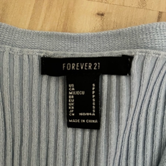 Forever 21 Gray Buttoned Ribbed Crop Top - Picture 3 of 3